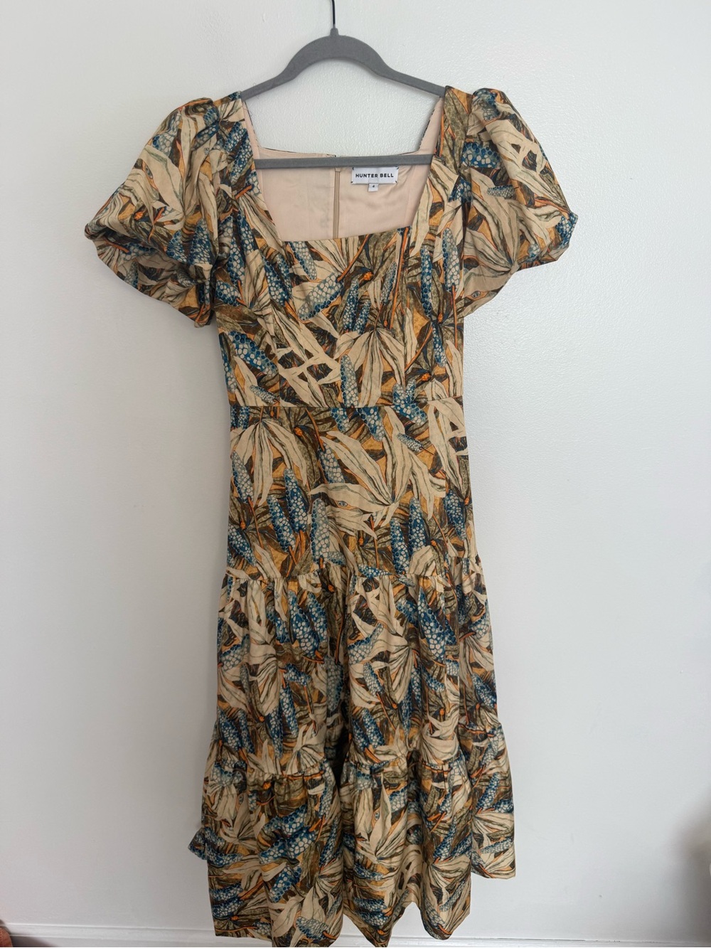 Hunter Bell Dress Cassidy Midi Puff Sleeve in Harvest Blue Pale Yellow Floral - Picture 7 of 9